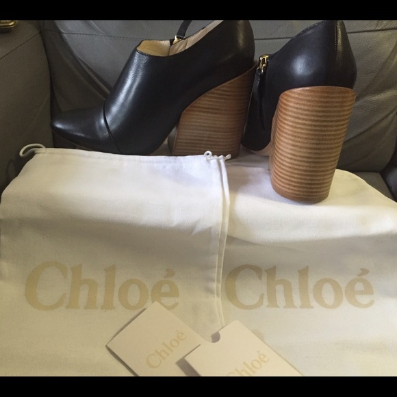 🛑SOLD $419 CHLOÉ Black Leather Booties w/ Cap-toe - Picture 1 of 7