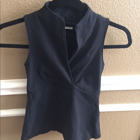 Lululemon black top