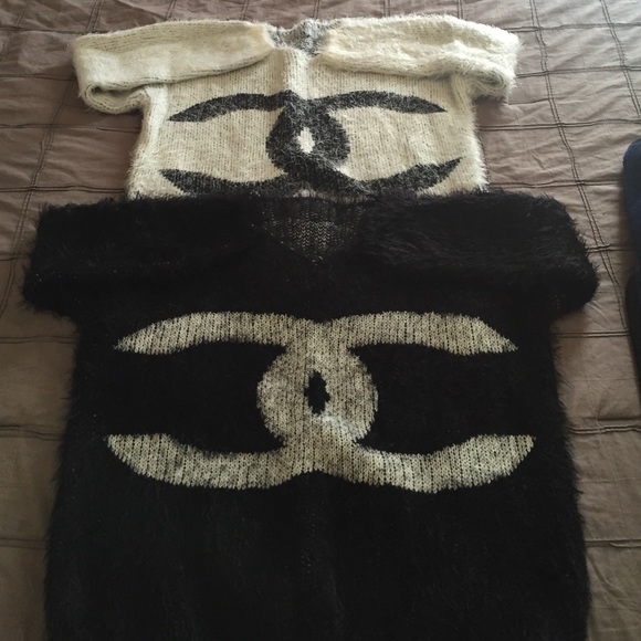 Reserved Bundle of 2 sweaters