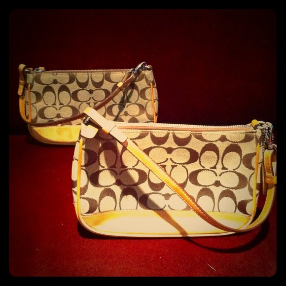 Coach Handbags - Small Coach purse
