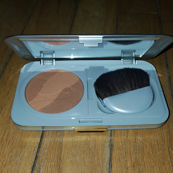 Mary Kay Bronzer