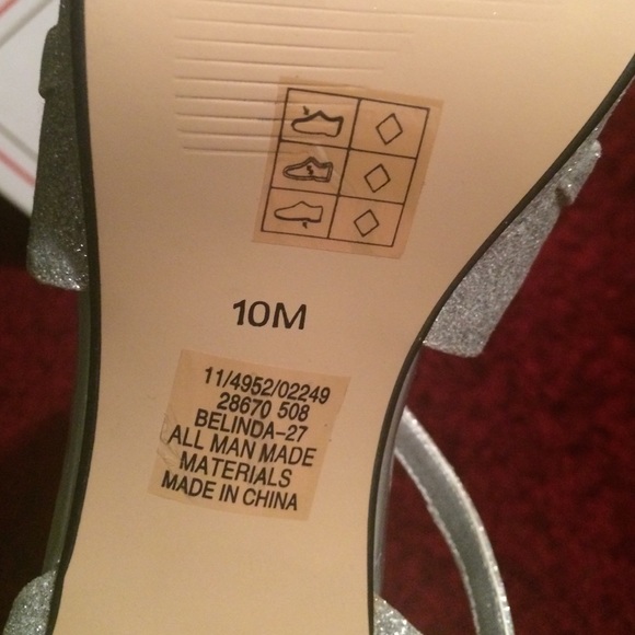 Nice Silver Heels - Picture 2 of 3