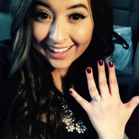 Meet your Posher! - Picture 4 of 7