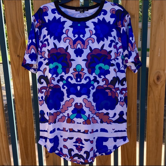 • F21 men's t-shirt •