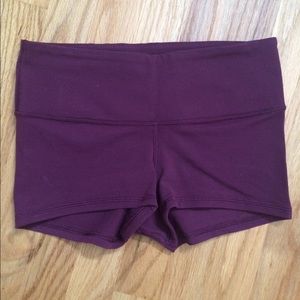 Lululemon PLUM Boogie Yoga Shorts - HTF sz 4
