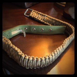 Paracord dog collar