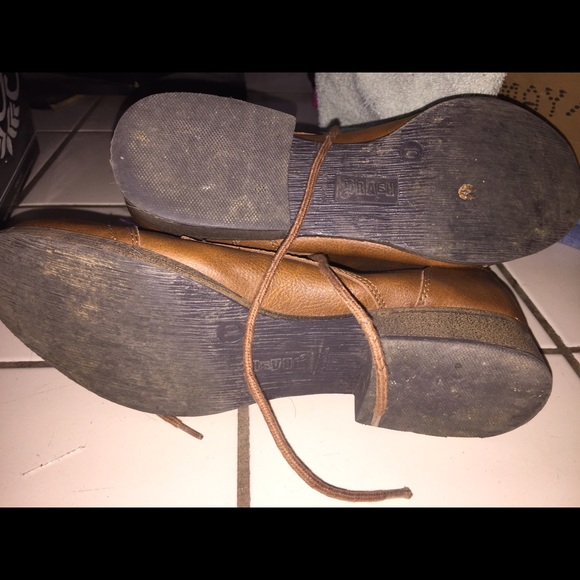 Boots - Picture 2 of 4