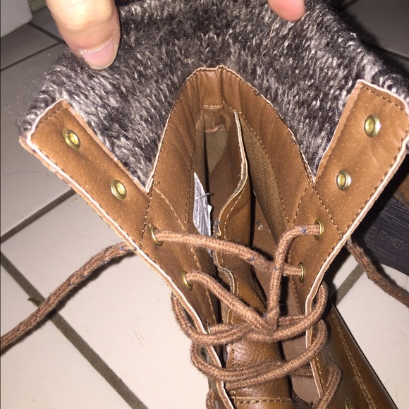 Boots - Picture 3 of 4
