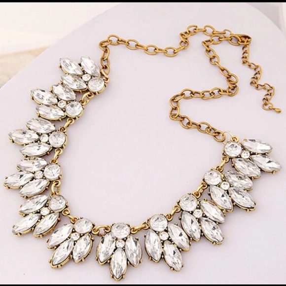 Jewelry - 🔥 Crystal statement necklace