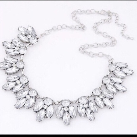 🔥 Crystal statement necklace - Picture 3 of 4