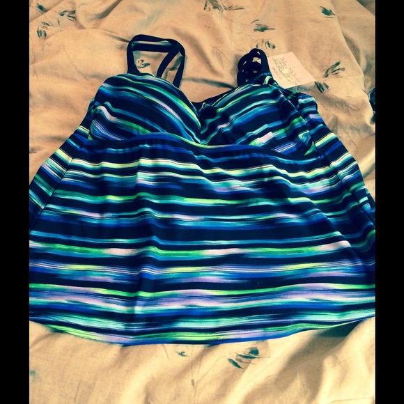 NWT Delta Burke Tankini Top Blues and Greens