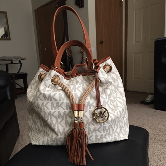 Michael Kors Handbags - ‼️SOLD‼️‼️‼️‼️‼️‼️‼️‼️‼️‼️‼ kors large leather bag