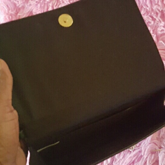 CLUTCH! - Picture 2 of 2