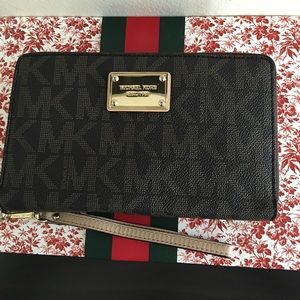 Michael Kors Double Zip Brown Monogram Wallet