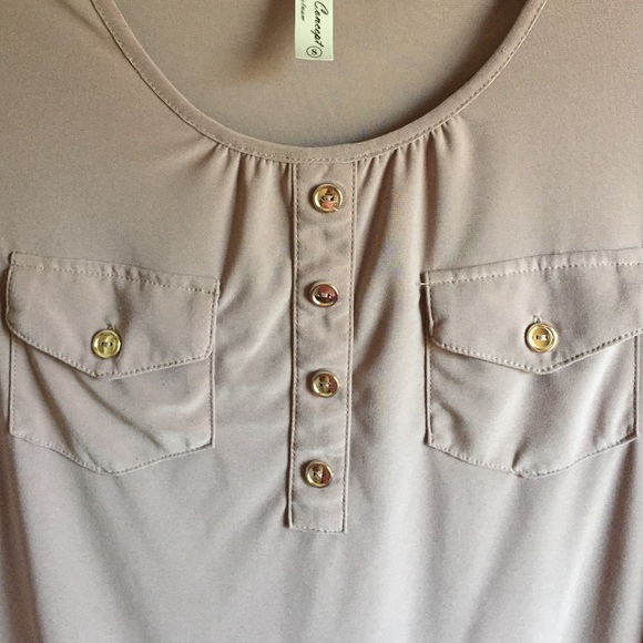 Tan blouse - Picture 2 of 4