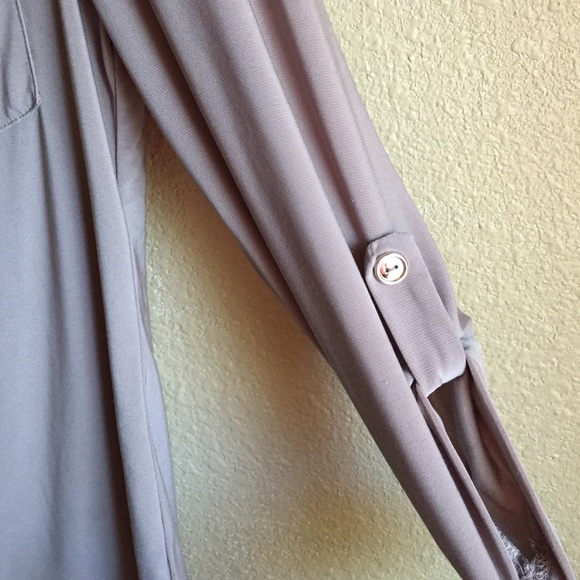 Tan blouse - Picture 3 of 4