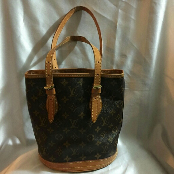 Authentic louis Vuitton purse