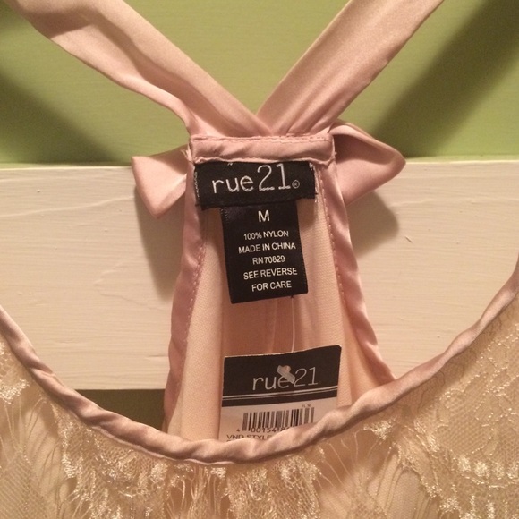 Cute Top! - Picture 2 of 3