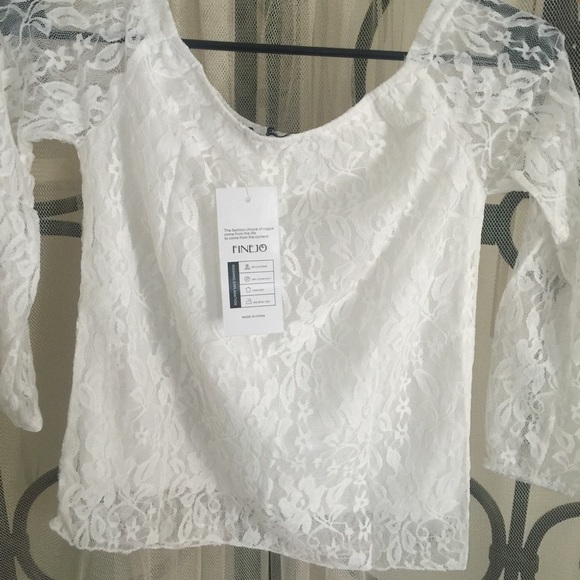 NEW...summer long sleeve lace top... Size large - Picture 2 of 4