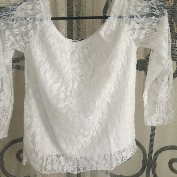 NEW...summer long sleeve lace top... Size large - Picture 3 of 4