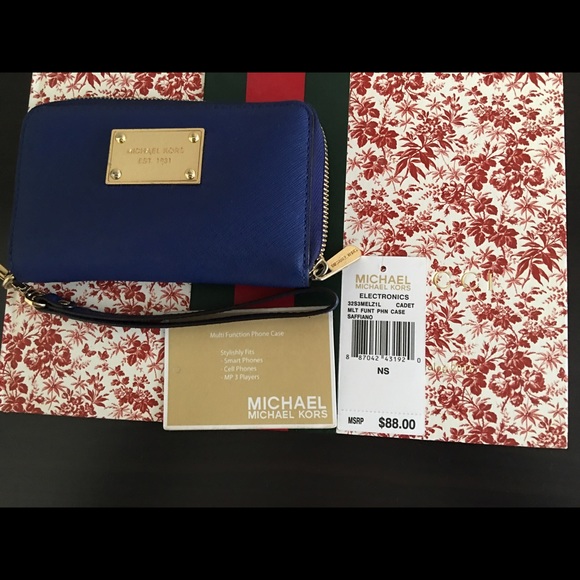 Michael Michael Kors Saffiano Multi Function Case