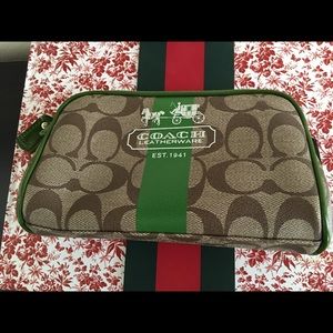 Coach Heritage Stripe Green Cosmetics Case