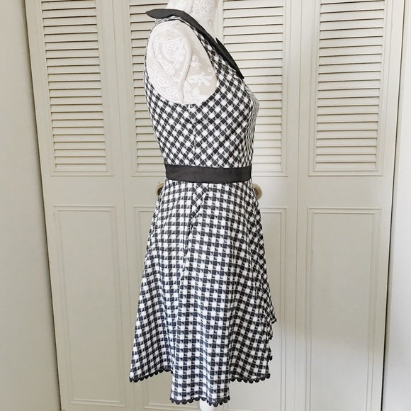 ⭐️NWT⭐️ Orphan Black Gun Dress from Hot Topic - Picture 3 of 4