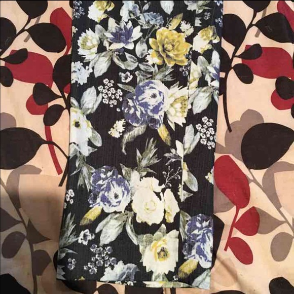 H&M Printed Slim Pants - Picture 3 of 3