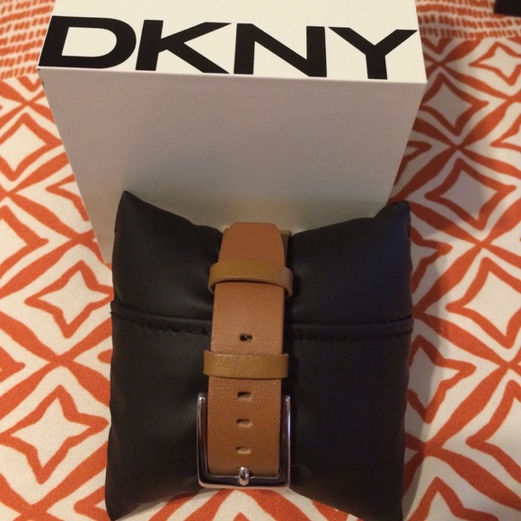 DKNY watch - Picture 3 of 3