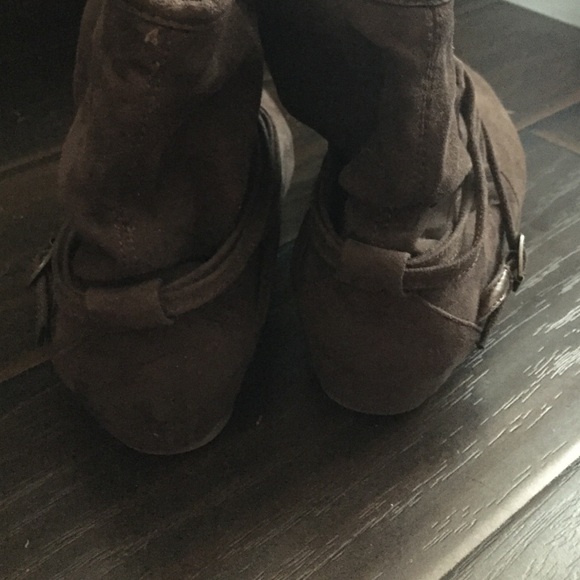 Brown booties! - Picture 2 of 3