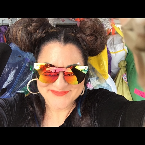 Plus size fun fashion here - Picture 7 of 13