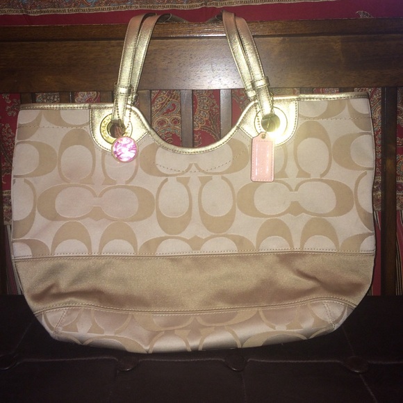 Lightly used Coach tote bag!