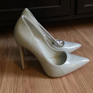 Grey single sole pumps
