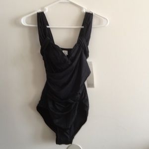 Black one piece swim suit 💋👙🌞🌴🏊🏼