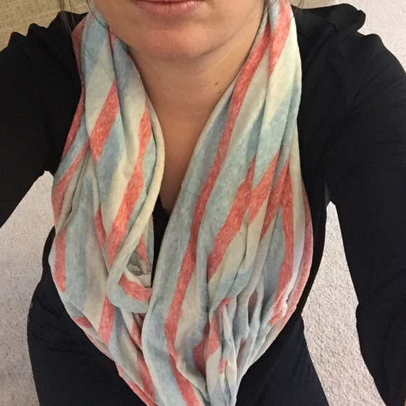 Gap scarf