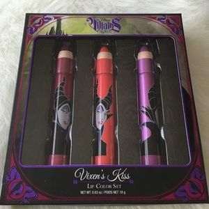 Sidney's villains vixen a kiss set