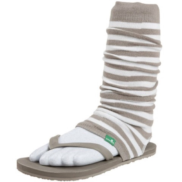 Sanuk Tubeflops flip flops—size 7 grey stripe.