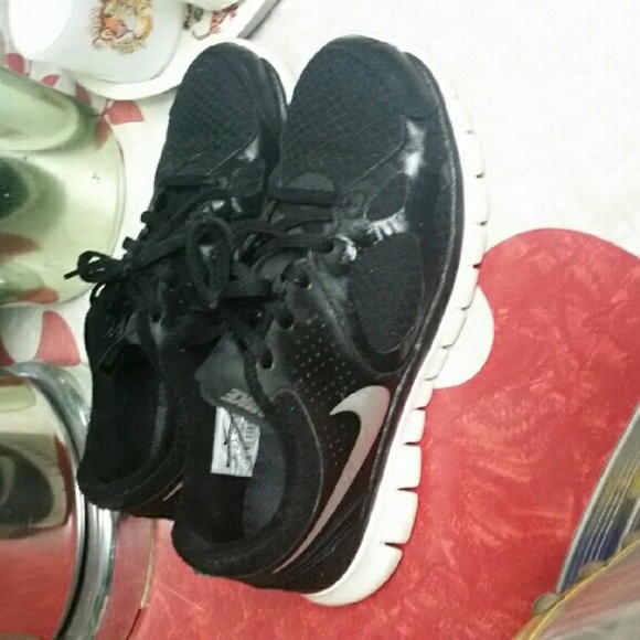 NIKE Size 8 Gym Shoes!