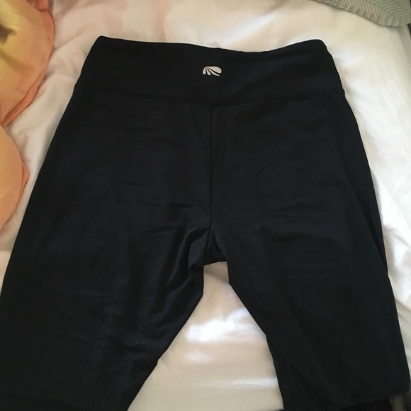 Workout capris ❤️ - Picture 2 of 4