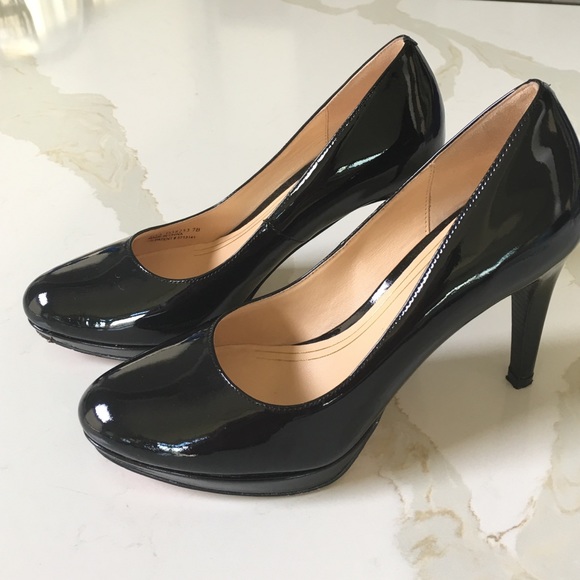 COLE HAAN Chelsea black patent leather pump