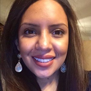 Meet your Posher, Daniela