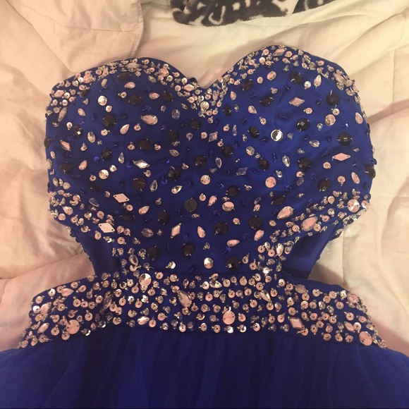 Royal blue homecoming dress! Will take offers - Picture 4 of 4