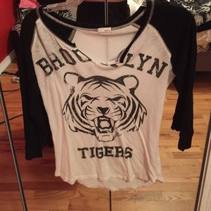 White and black 3/4 sleeve shirt