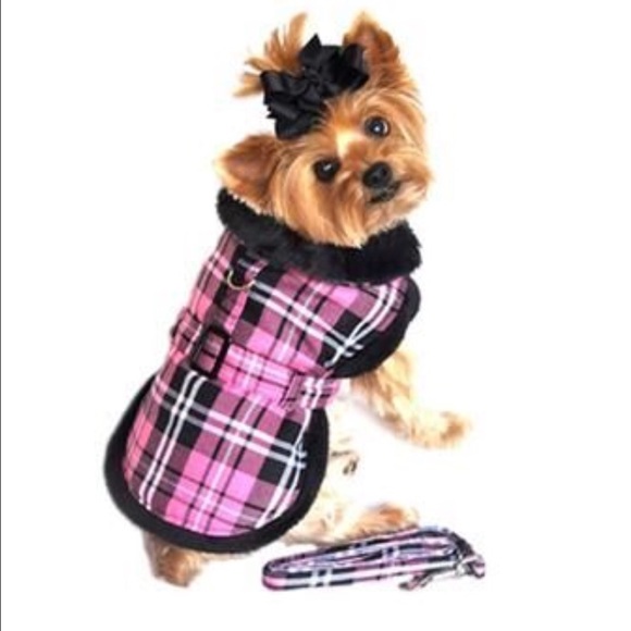 BNWT dog plush sweater jacket w/ matching leash - Picture 2 of 3