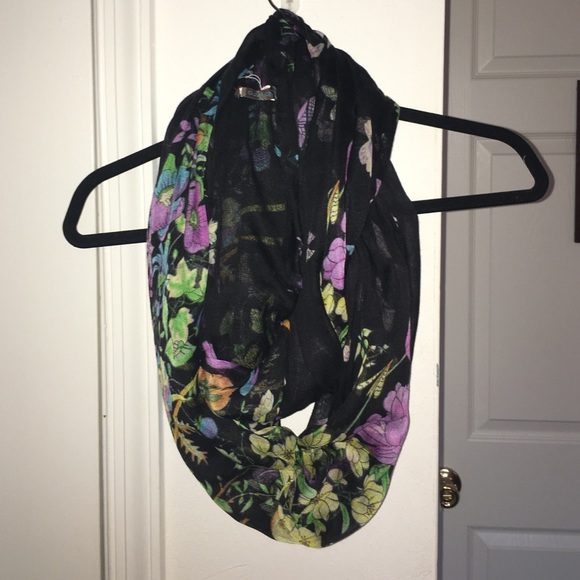 Floral infinity scarf ❤️