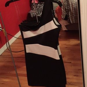 Black and white one shoulder tight dress