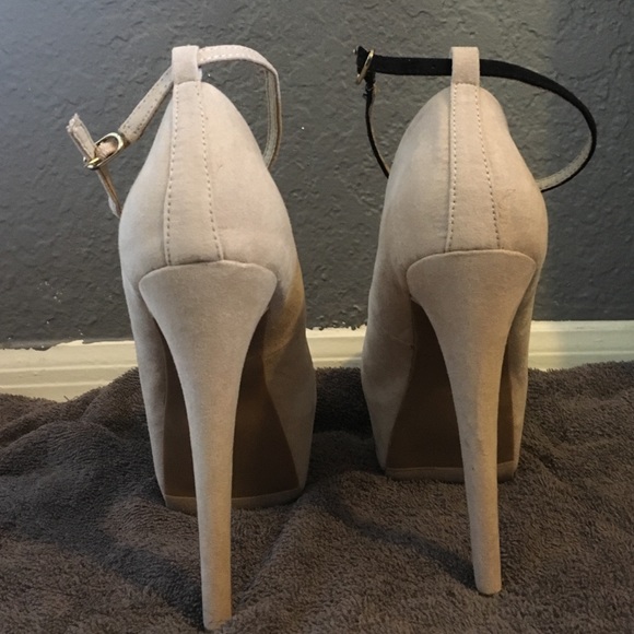 Nude Mary Jane Pumps! Interchangeable straps! - Picture 4 of 4