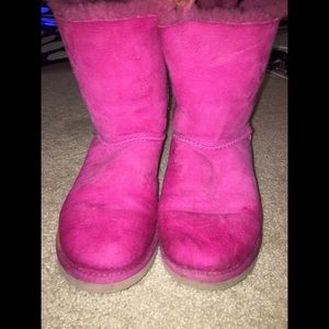 Pink bailey bows. Uggs