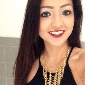 Meet your Posher, Edelia