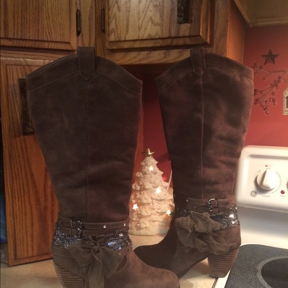 Not Rated boots size 9